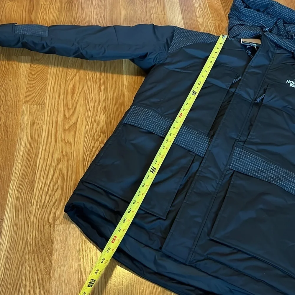 Urban Outfitters x North Face Dryvent Rusts Jacket Size Small NWT